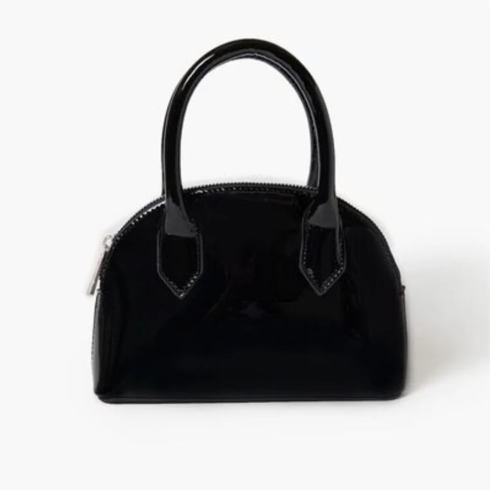 NWOT FOREVER 21 BLACK FAUX LEATHER MINI CLASSIC HANDBAG - Picture 1 of 8